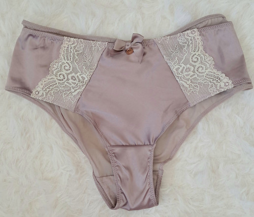 شورت ساتن گیپور دار انگلیسی